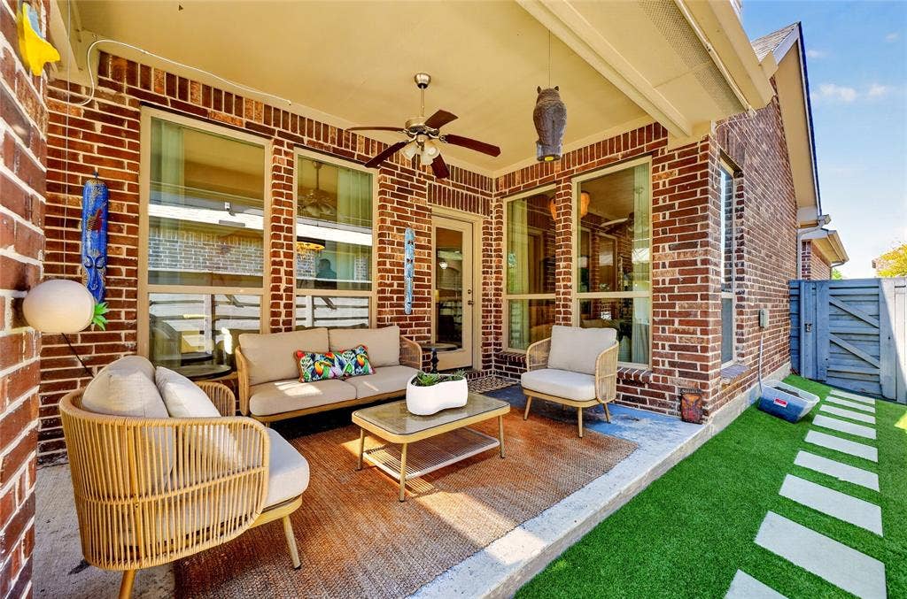 852 Countryside Way, Little Elm, TX 76227