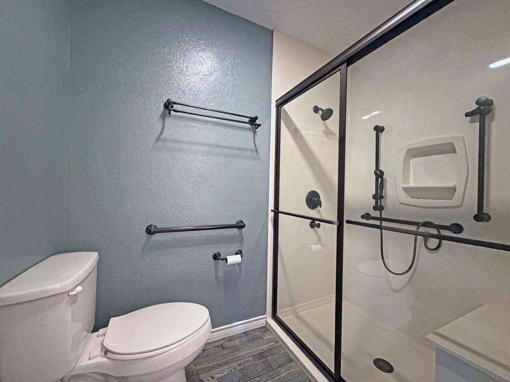 1006 Bel Air Drive, Athens, TX 75751 1006 Bel Air Drive, Athens, TX 75751