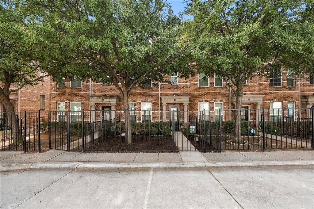 2500 Rockbrook Drive, #C27, Lewisville, TX 75067