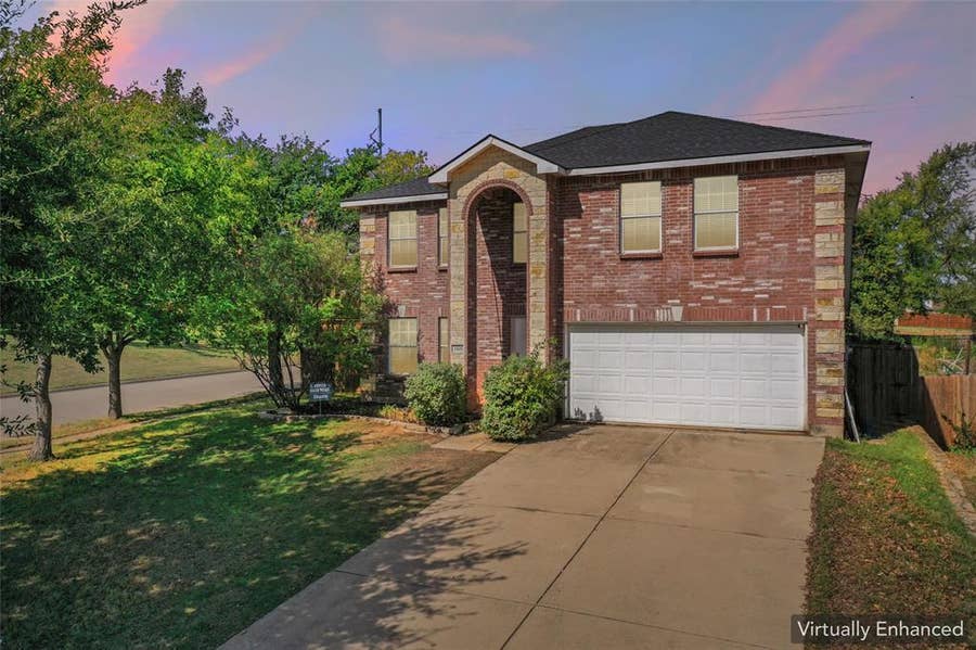 Property photo for 3301 Highpoint Drive, Denton, TX