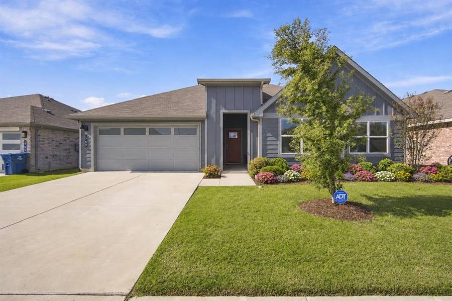 Property photo for 1709 Central Park Drive, Alvarado, TX