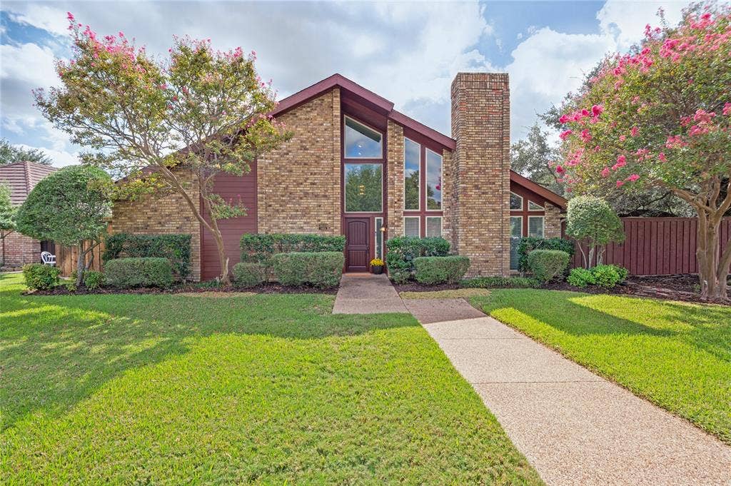 One-story home with vaulted ceilings and updated James Hardie cement board siding
