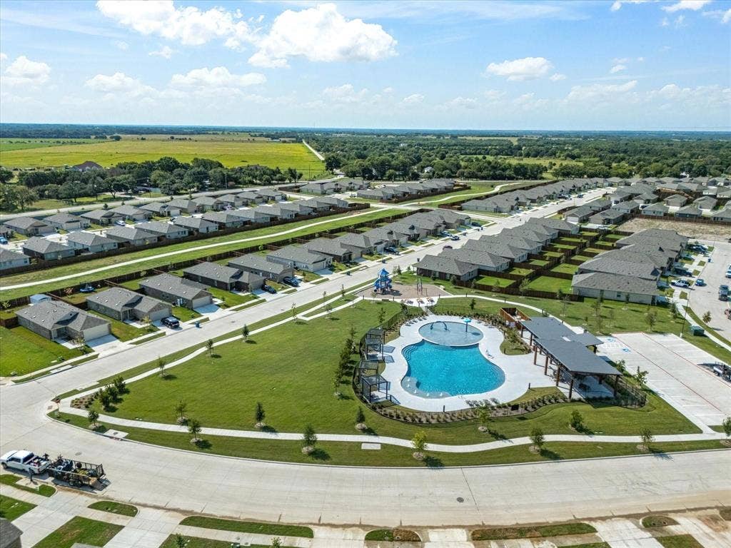 5057 Valhalla Drive, Ennis, TX 75119 5057 Valhalla Drive, Ennis, TX 75119