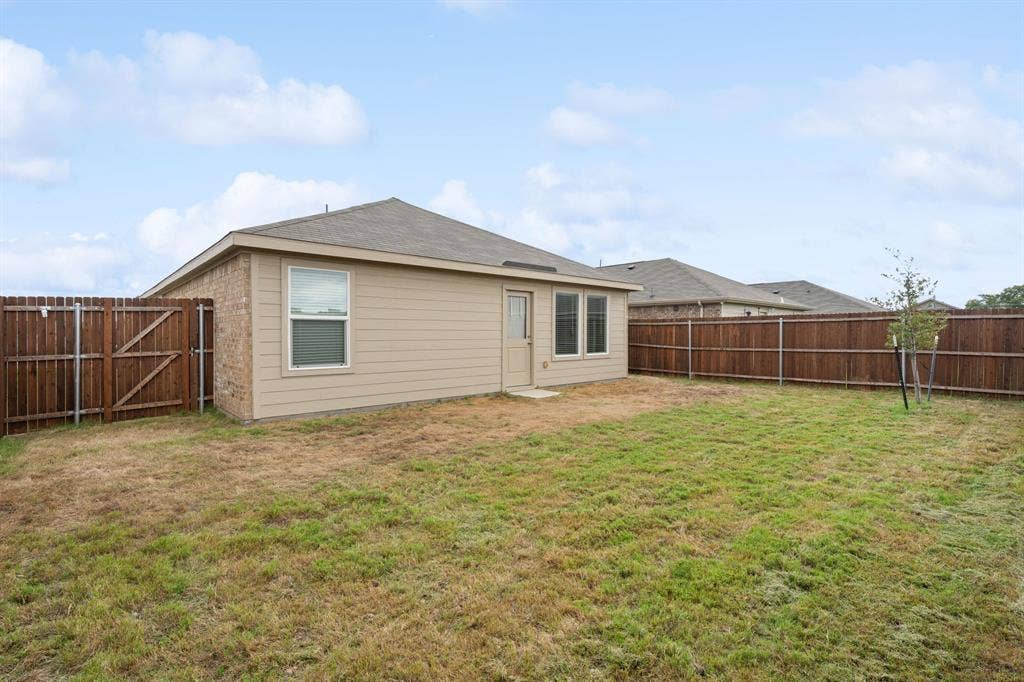 5057 Valhalla Drive, Ennis, TX 75119 5057 Valhalla Drive, Ennis, TX 75119
