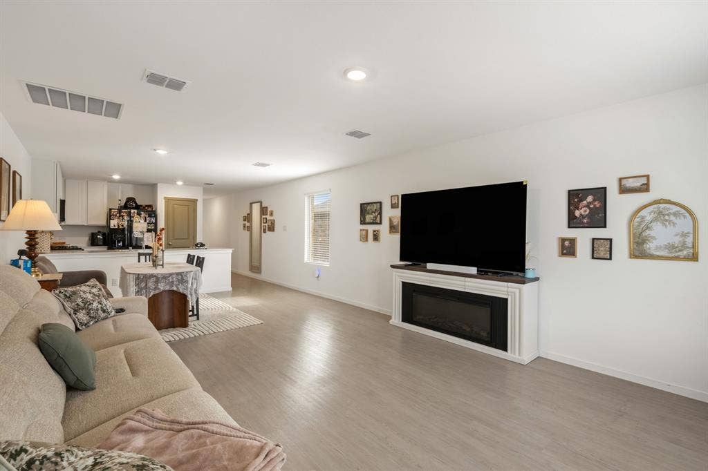 5057 Valhalla Drive, Ennis, TX 75119 5057 Valhalla Drive, Ennis, TX 75119