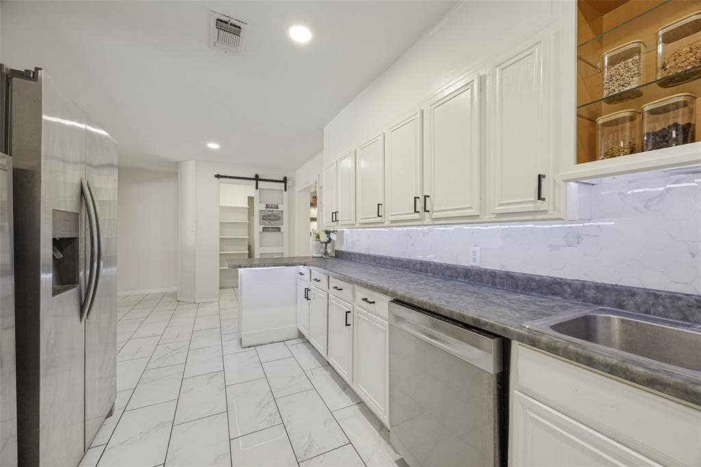 2020 Brown Avenue, Paris, TX 75460