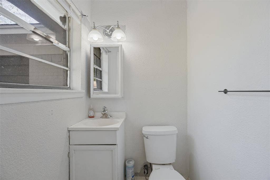 2020 Brown Avenue, Paris, TX 75460