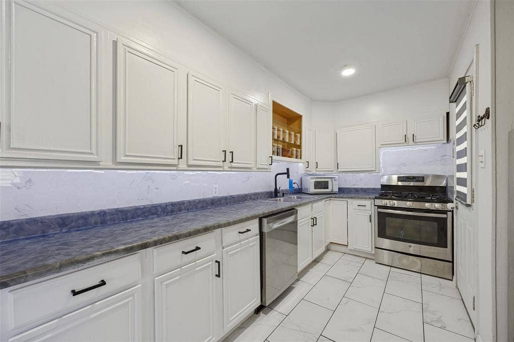 2020 Brown Avenue, Paris, TX 75460