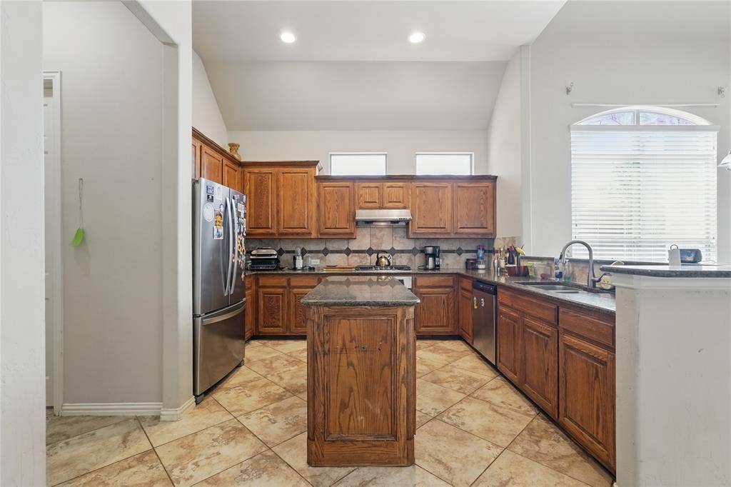 956 Cougar Drive, Allen, TX 75013 956 Cougar Drive, Allen, TX 75013