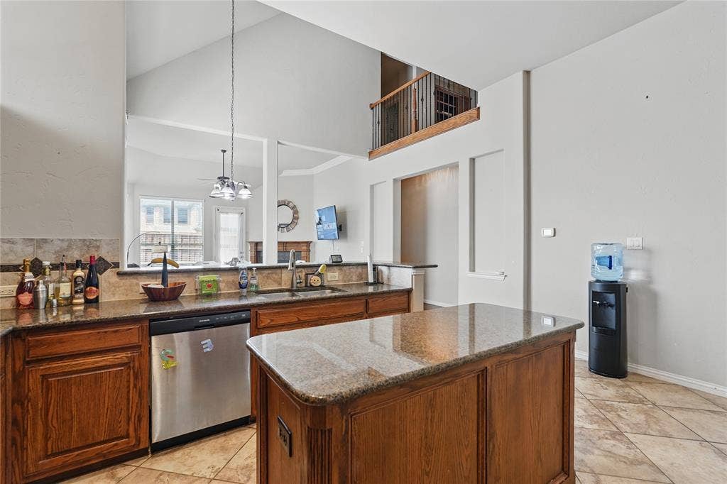 956 Cougar Drive, Allen, TX 75013 956 Cougar Drive, Allen, TX 75013