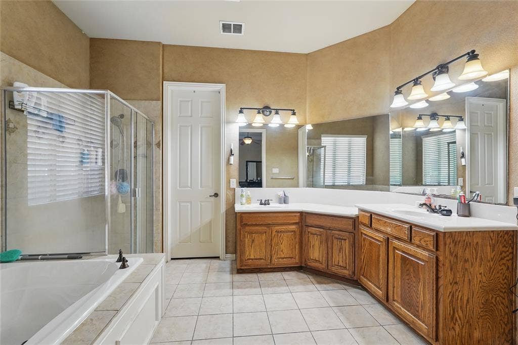 956 Cougar Drive, Allen, TX 75013 956 Cougar Drive, Allen, TX 75013