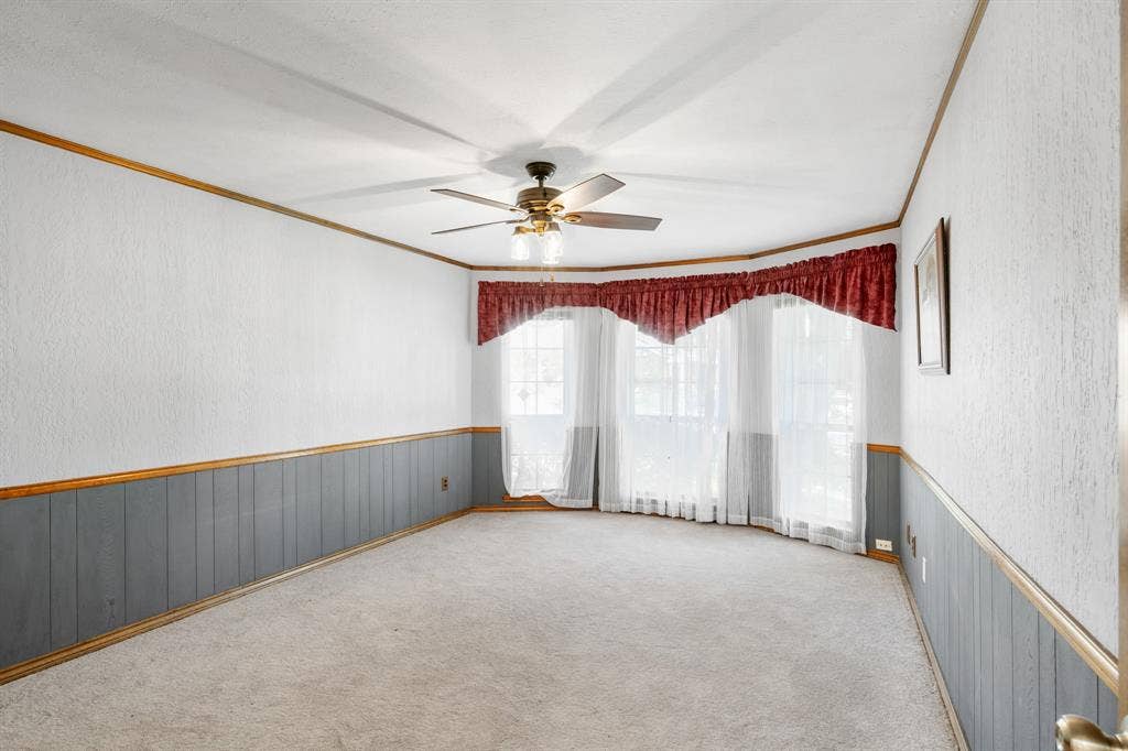 2510 Buttercup Drive, Richardson, TX 75082 Secondary bedroom with attached bathroom. Great for an older teenager or mother in law suite.
