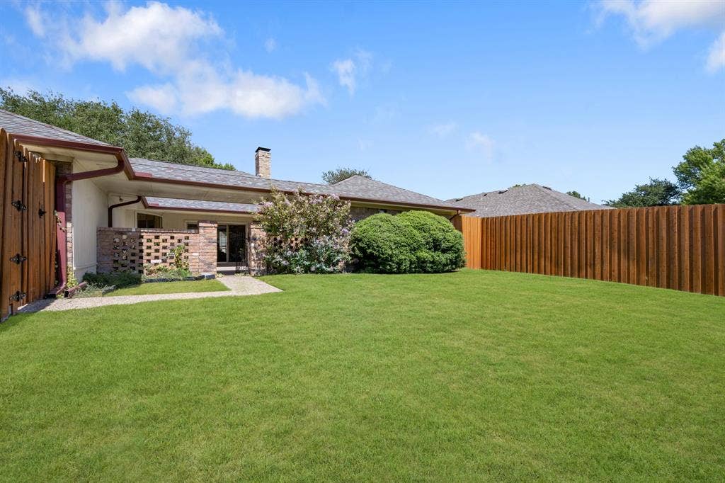 2510 Buttercup Drive, Richardson, TX 75082 Fully fenced backyard.