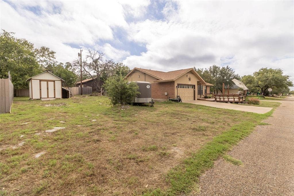 2 N Robin Drive, Belton, TX 76513 2 N Robin Drive, Belton, TX 76513
