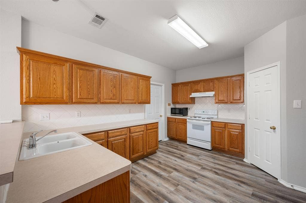 1117 Inland Lane, McKinney, TX 75072 1117 Inland Lane, McKinney, TX 75072