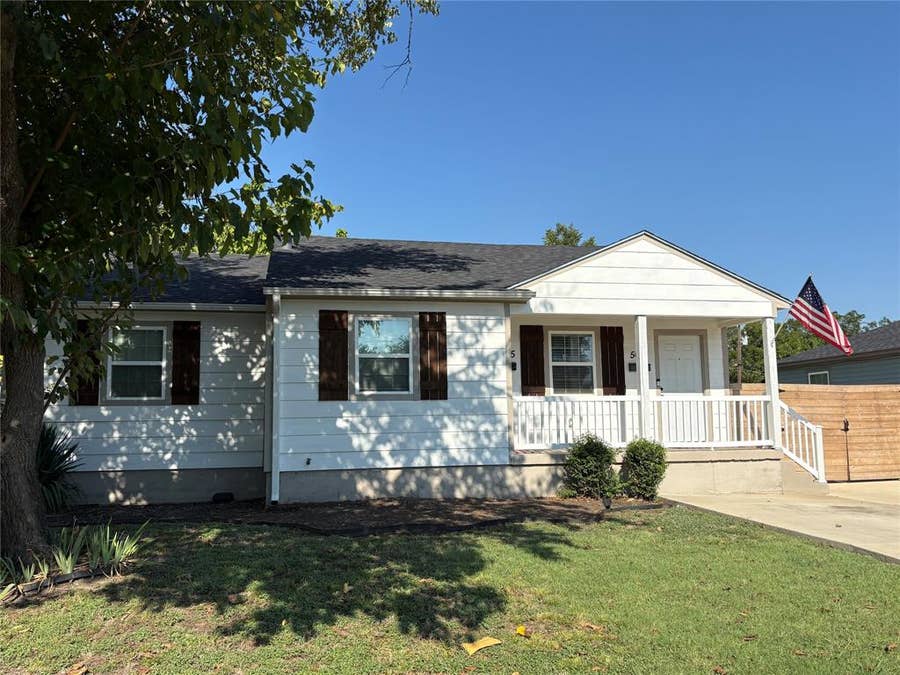 Property photo for 505 19th Street, Grand Prairie, TX