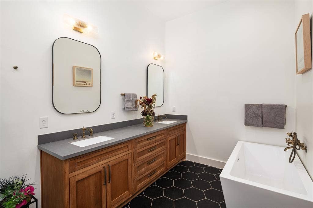 3319 Throckmorton Street, Dallas, TX 75219