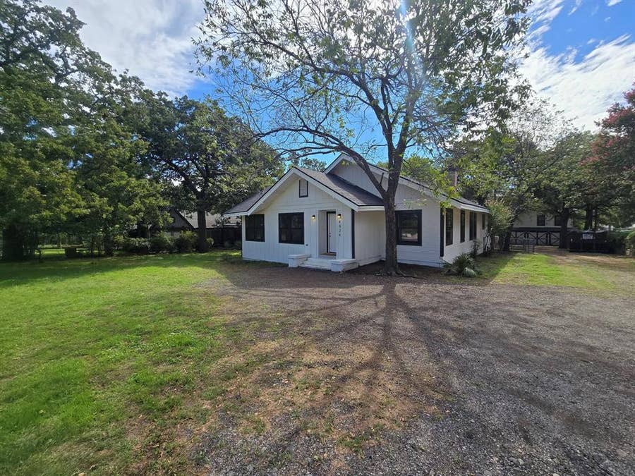 Property photo for 4824 Meadowbrook Drive, Fort Worth, TX