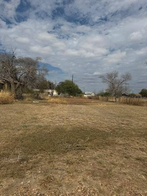 Property photo for 805 E 9th Street, Quanah, TX