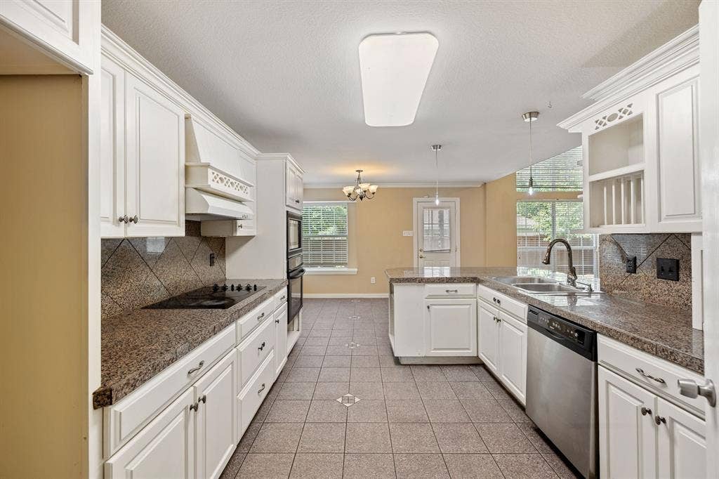 2301 Brookview Drive, McKinney, TX 75072 2301 Brookview Drive, McKinney, TX 75072