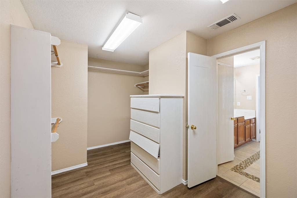 2301 Brookview Drive, McKinney, TX 75072 2301 Brookview Drive, McKinney, TX 75072