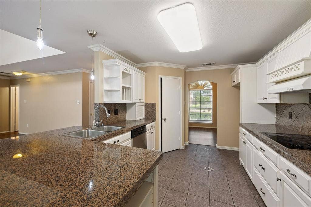 2301 Brookview Drive, McKinney, TX 75072 2301 Brookview Drive, McKinney, TX 75072