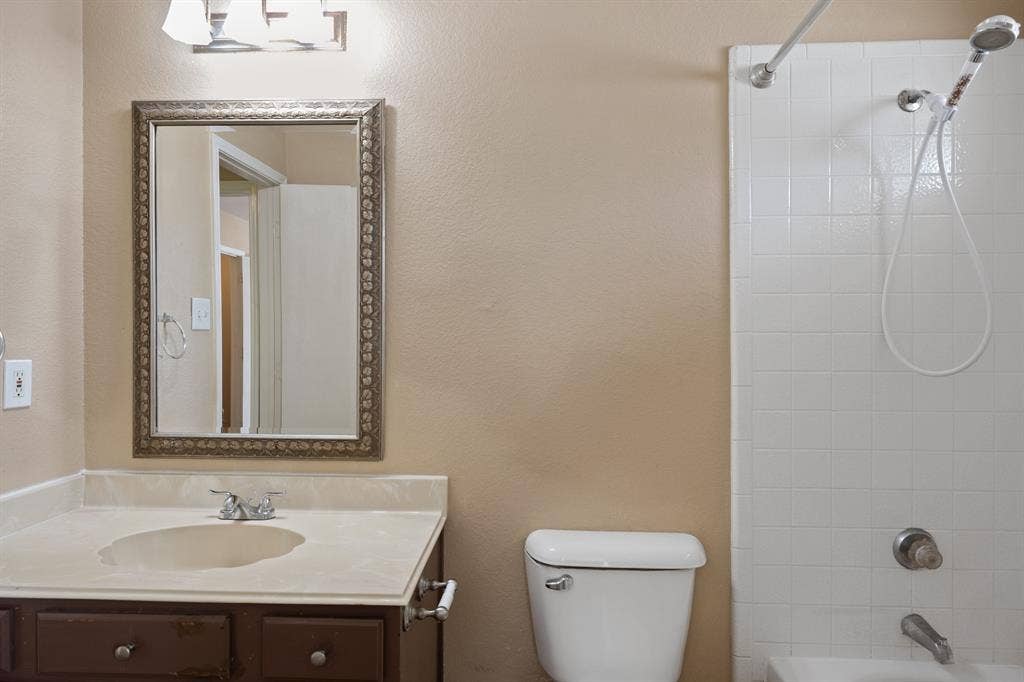 2301 Brookview Drive, McKinney, TX 75072 2301 Brookview Drive, McKinney, TX 75072