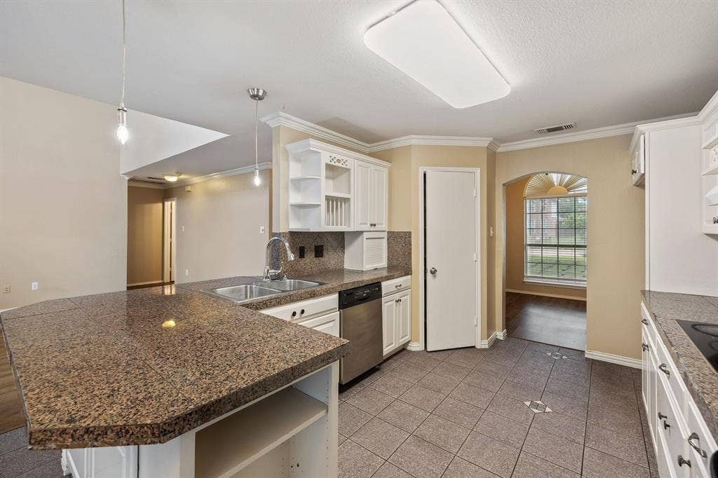 2301 Brookview Drive, McKinney, TX 75072 2301 Brookview Drive, McKinney, TX 75072