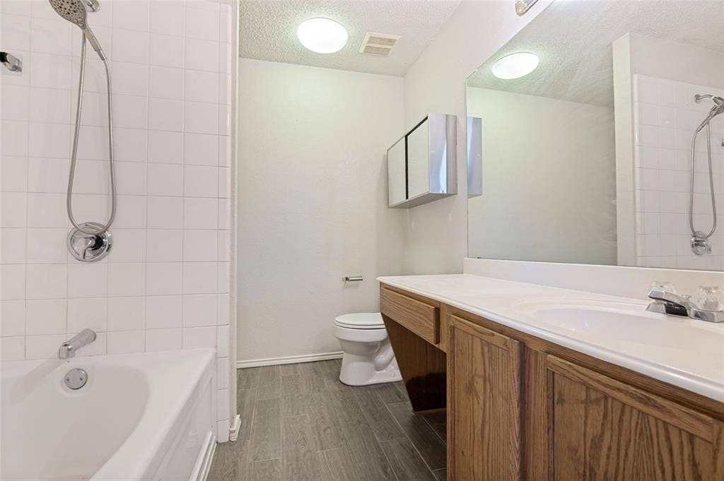8456 Canvasback Lane, Dallas, TX 75249 8456 Canvasback Lane, Dallas, TX 75249