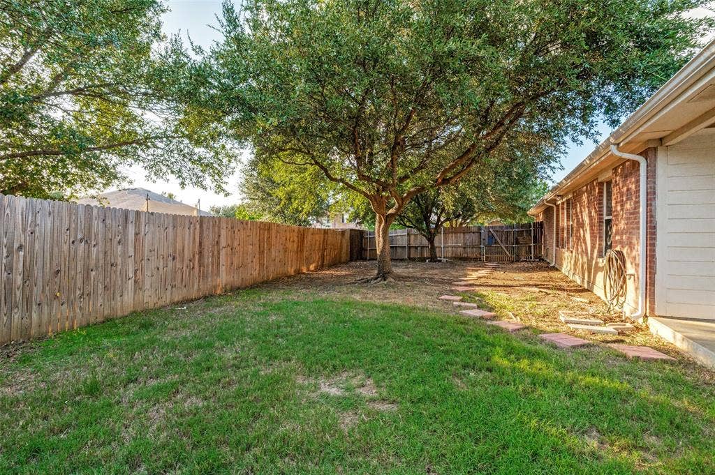 8456 Canvasback Lane, Dallas, TX 75249 8456 Canvasback Lane, Dallas, TX 75249