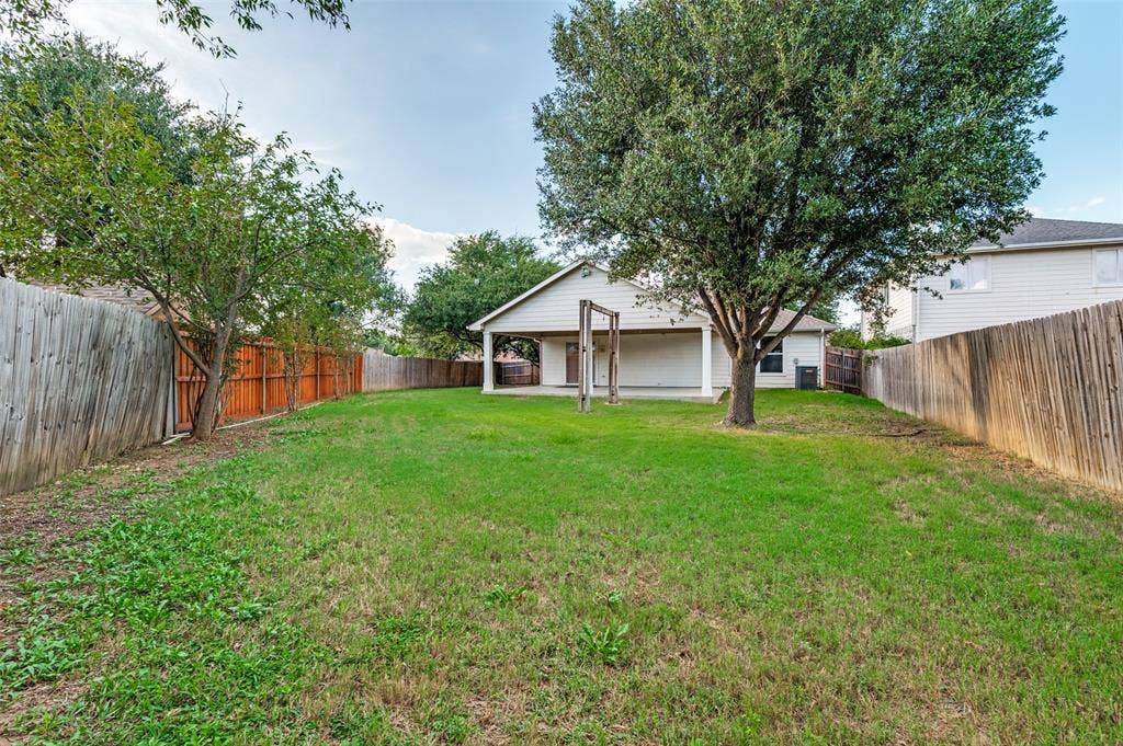 8456 Canvasback Lane, Dallas, TX 75249 8456 Canvasback Lane, Dallas, TX 75249