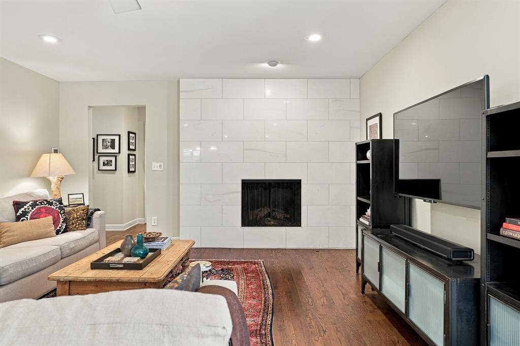 9236 Chiswell Road, Dallas, TX 75238 9236 Chiswell Road, Dallas, TX 75238