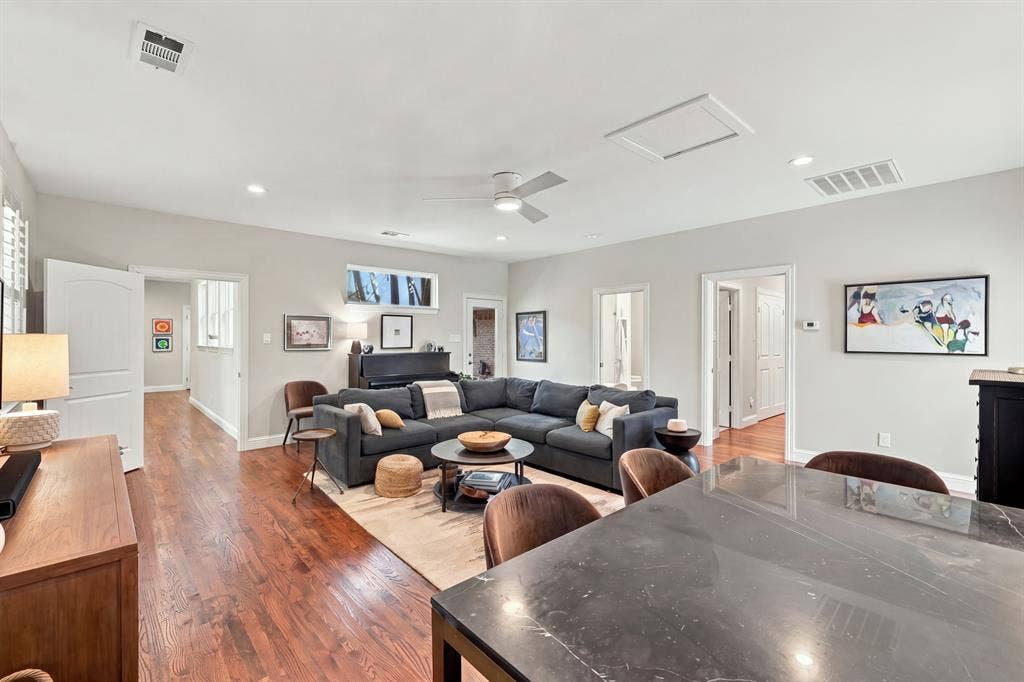 9236 Chiswell Road, Dallas, TX 75238 9236 Chiswell Road, Dallas, TX 75238