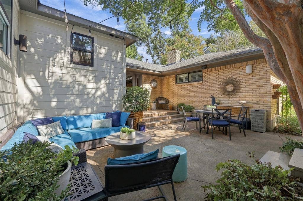 9236 Chiswell Road, Dallas, TX 75238 9236 Chiswell Road, Dallas, TX 75238