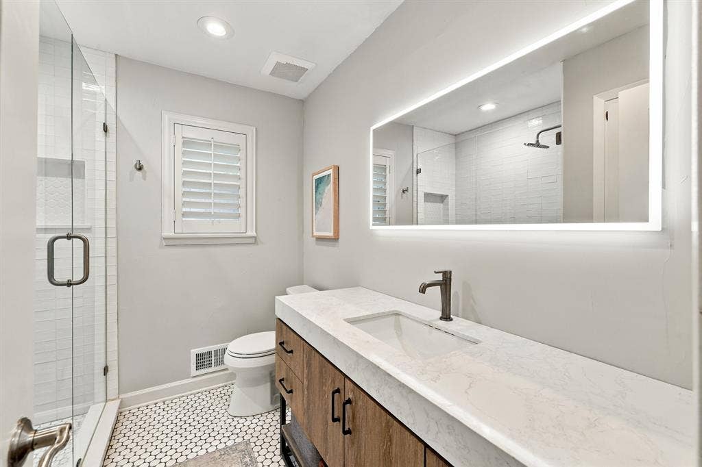 9236 Chiswell Road, Dallas, TX 75238 9236 Chiswell Road, Dallas, TX 75238