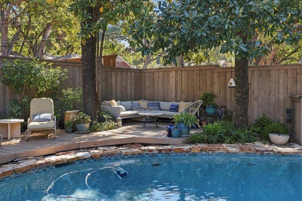 9236 Chiswell Road, Dallas, TX 75238 9236 Chiswell Road, Dallas, TX 75238