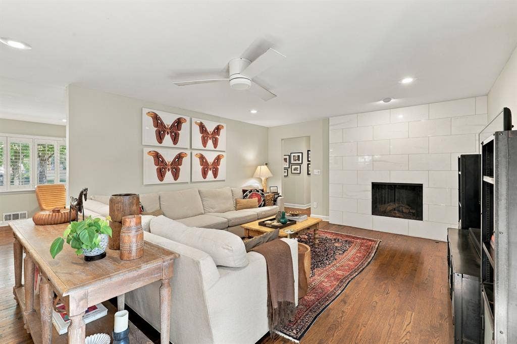 9236 Chiswell Road, Dallas, TX 75238 9236 Chiswell Road, Dallas, TX 75238