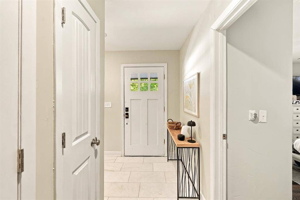 9236 Chiswell Road, Dallas, TX 75238 9236 Chiswell Road, Dallas, TX 75238