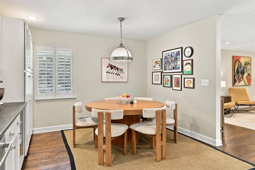 9236 Chiswell Road, Dallas, TX 75238 9236 Chiswell Road, Dallas, TX 75238