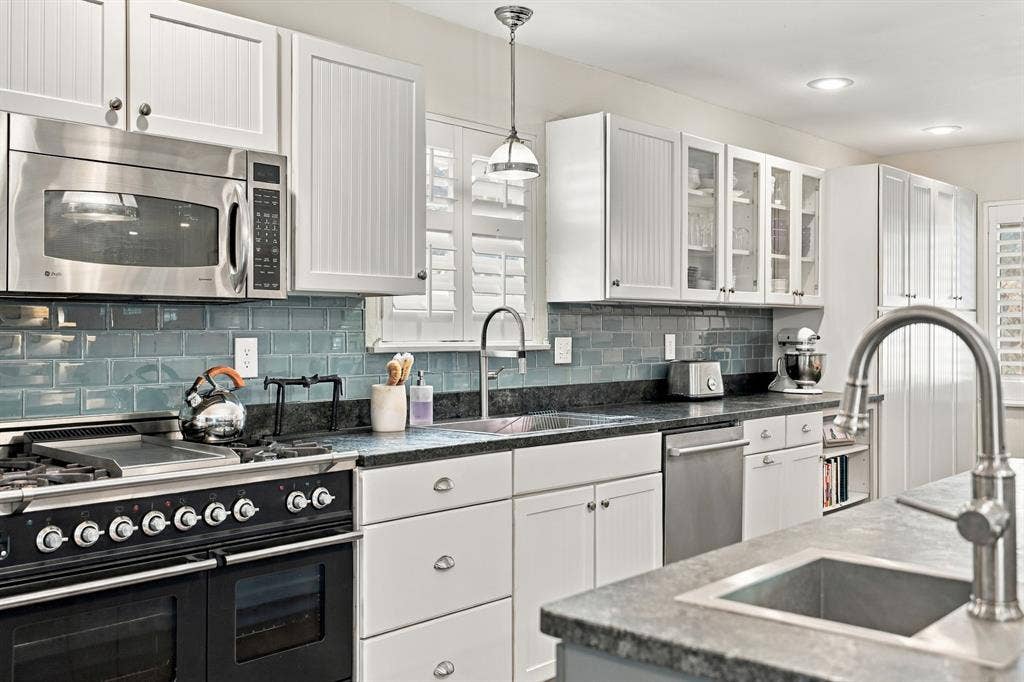 9236 Chiswell Road, Dallas, TX 75238 9236 Chiswell Road, Dallas, TX 75238