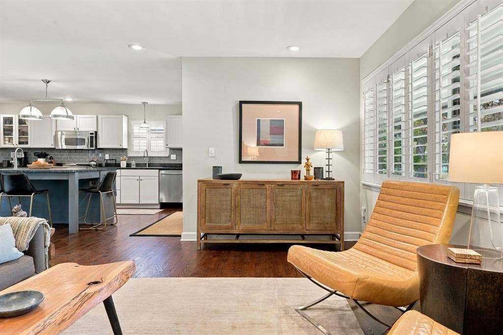 9236 Chiswell Road, Dallas, TX 75238 9236 Chiswell Road, Dallas, TX 75238
