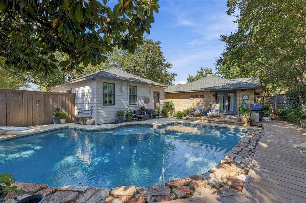 9236 Chiswell Road, Dallas, TX 75238 9236 Chiswell Road, Dallas, TX 75238