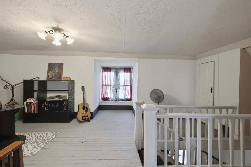2309 Jones Street, Greenville, TX 75401 2309 Jones Street, Greenville, TX 75401