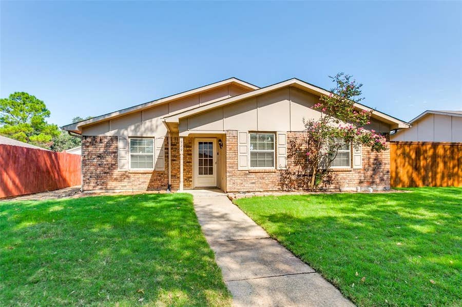 Property photo for 929 Arbor Downs Drive, Plano, TX