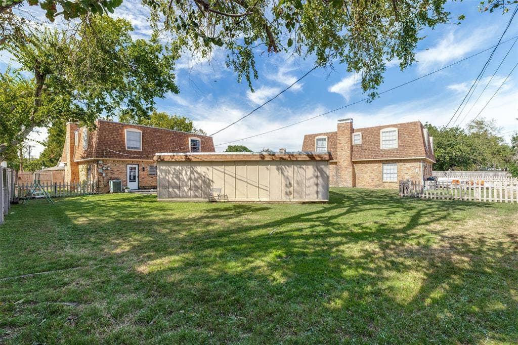 1901 W Shields, #1903, 1905, 1907, 1909, 1, Sherman, TX 75092