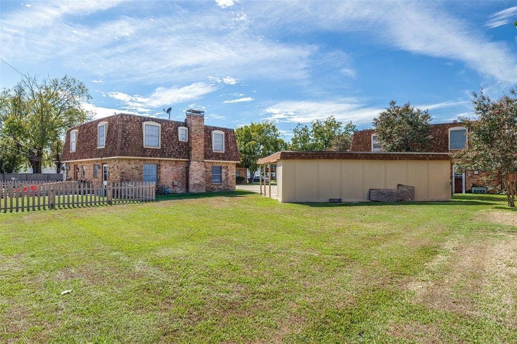 1901 W Shields, #1903, 1905, 1907, 1909, 1, Sherman, TX 75092