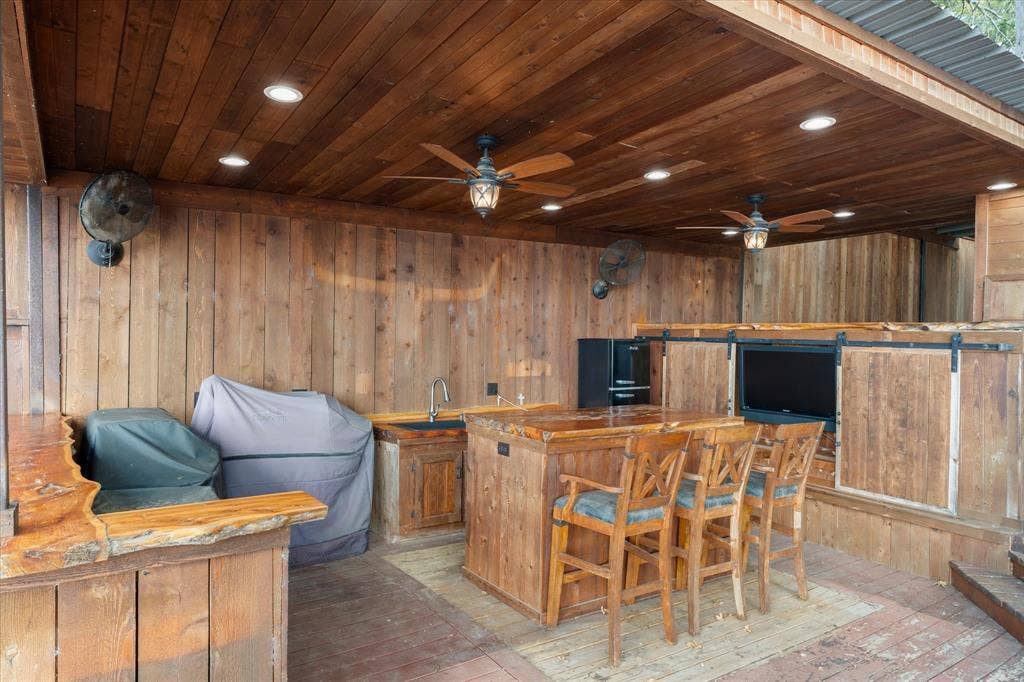 236 County Road 1422, Quitman, TX 75783 Fully Equiped Outdoor Kitchen