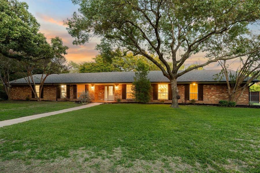 Property photo for 5500 Oak Hills Drive, Colleyville, TX
