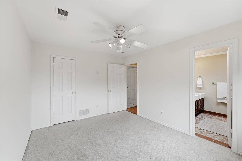 1509 Aylesbury Lane, Plano, TX 75075 Bedroom that shares with 3rd bathroom upstairs.