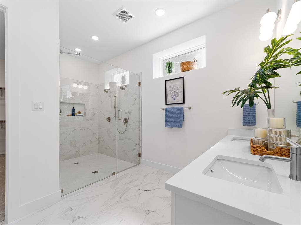 426 Martinique Avenue, Dallas, TX 75223 426 Martinique Avenue, Dallas, TX 75223